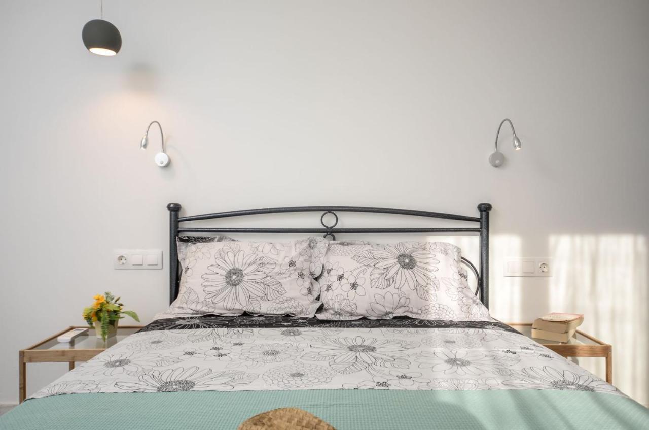 Depis Apartments & Suites Naxos City Екстериор снимка