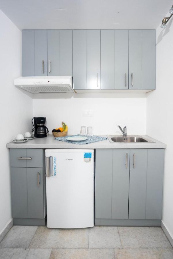 Depis Apartments & Suites Naxos City Екстериор снимка